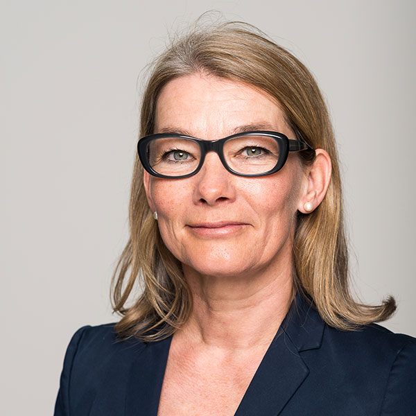 Dr. Bettina Hansen