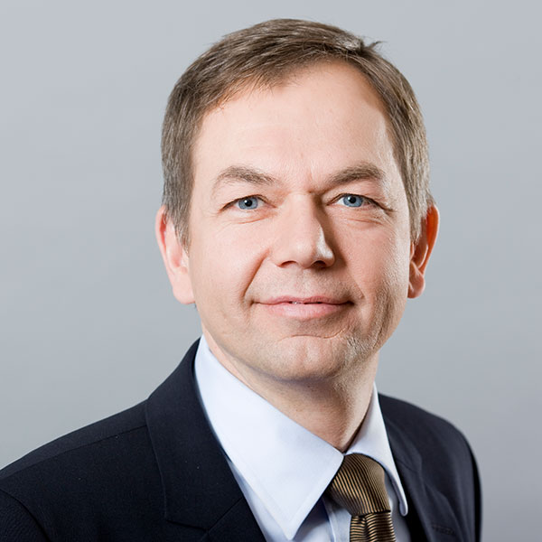 Dr. Bernd Fakesch